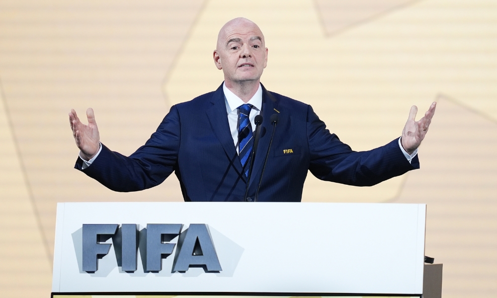 友也表现得 友也表现得